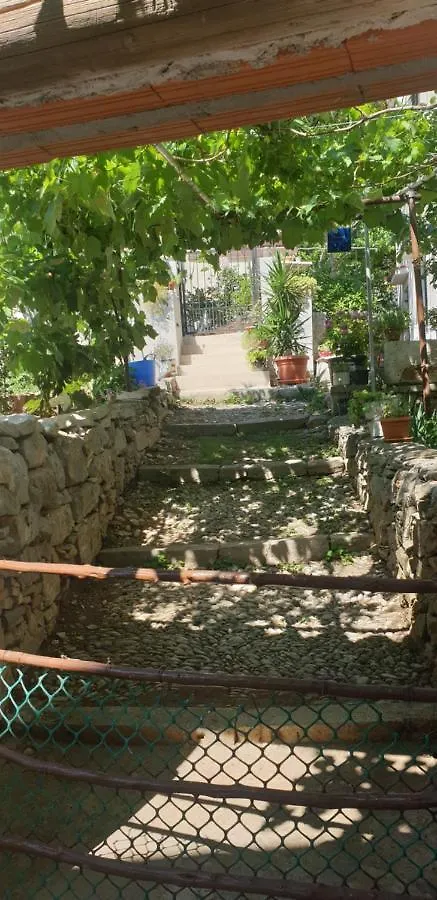 Apartment Apartman Opal Cunski